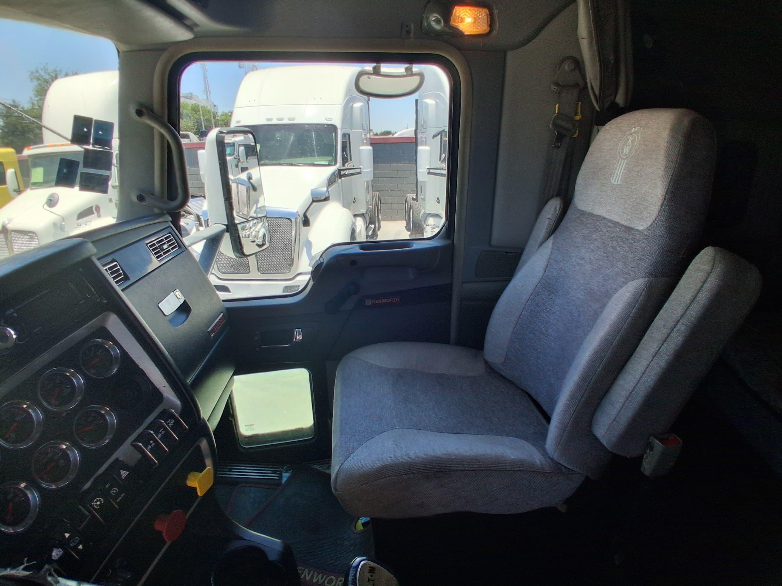 Kenworth T660 MX13 Paccar